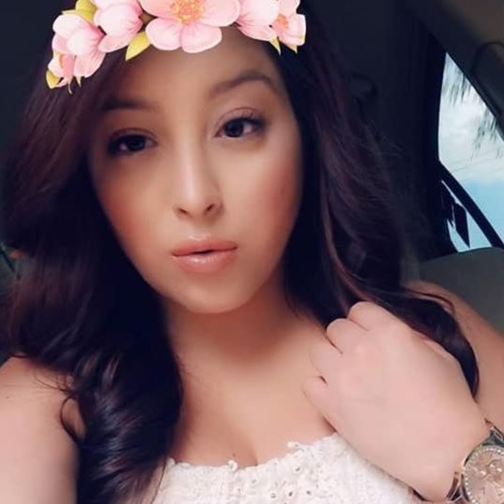 Meet your Posher, Leonor